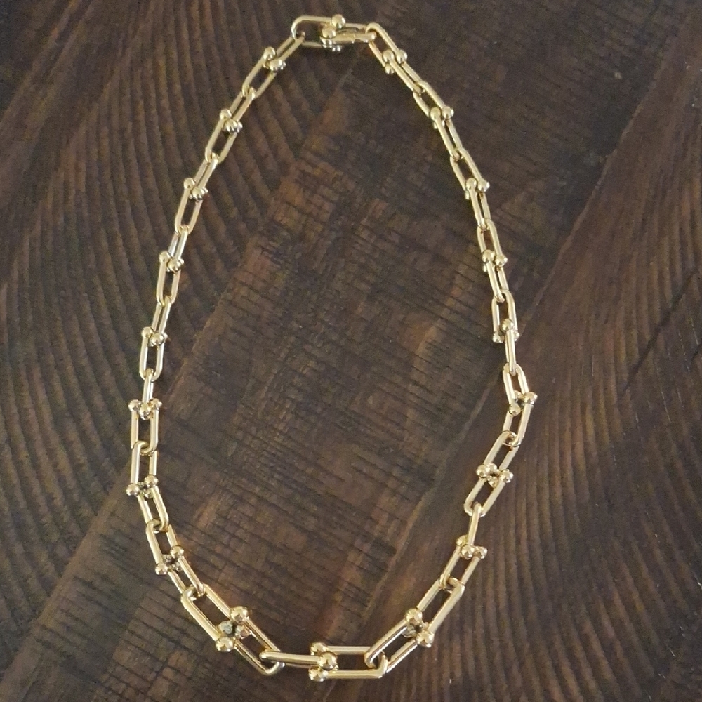 Elegant Gold Chain Necklace - Picture 3 of 5